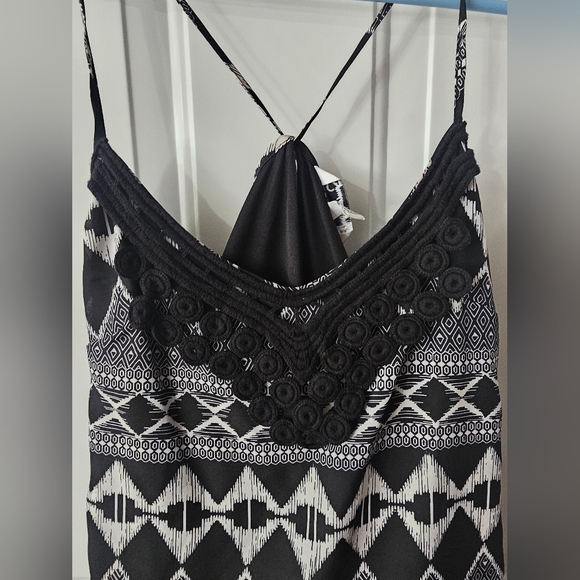 Woman's Speechless dress - Picture 2 of 4